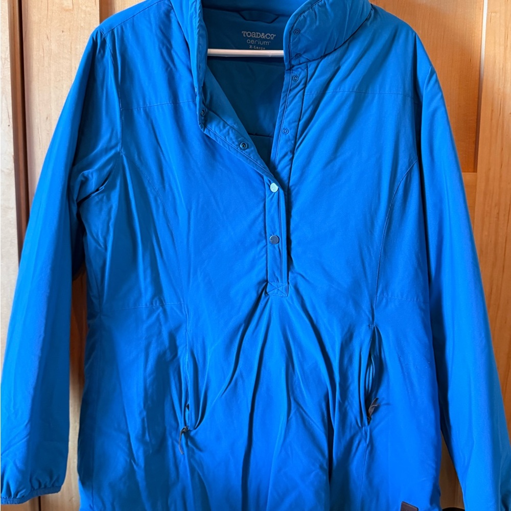 Toad&Co Vibrant Blue light Ski Jacket- pullover with snaps with zipper pockets